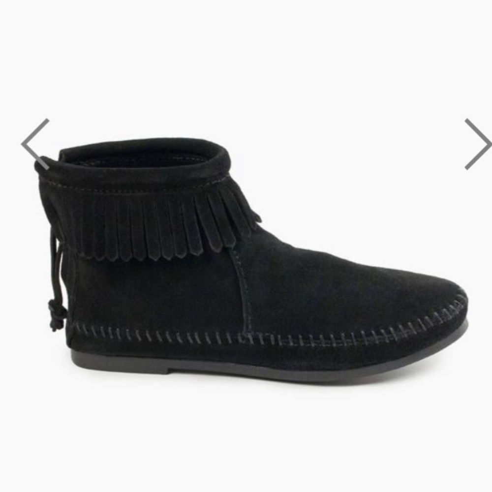 Women’s Black Back zip Minnetonka Booties